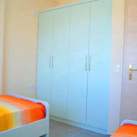 Holiday For Rent - 086 * Wlora