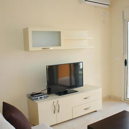Holiday For Rent - 086 *