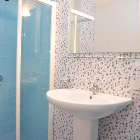Holiday For Rent - 086 *